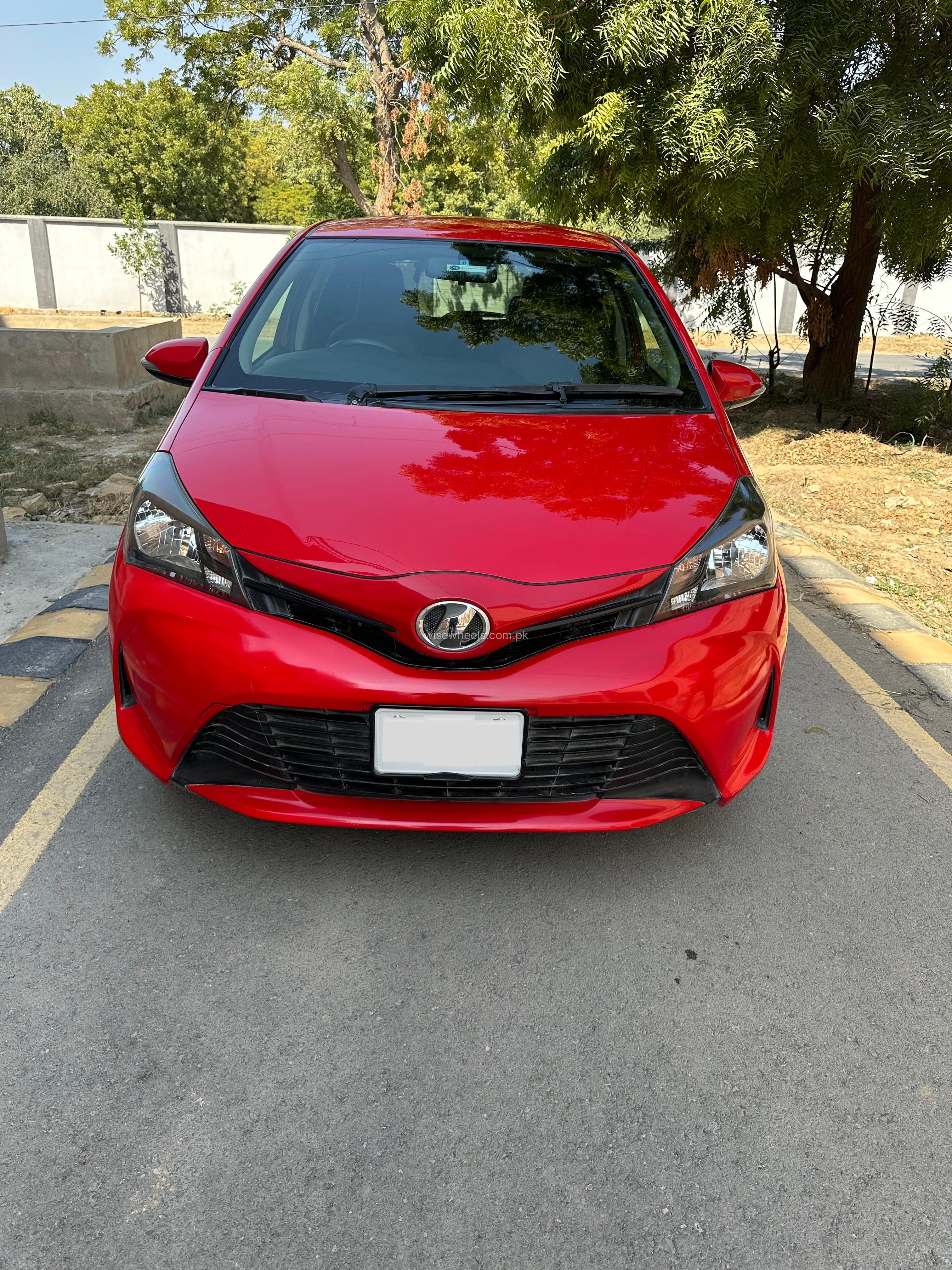 Toyota Vitz F M Package 1.0 2014 for sale in Lahore