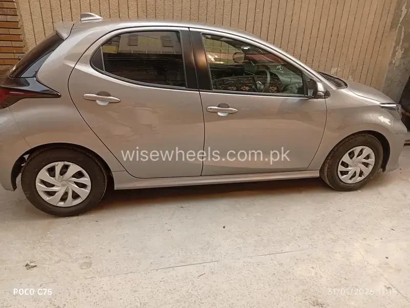 Toyota Yaris Sedan GLI MT 1.3 2021 for sale in Lahore
