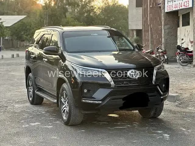 Toyota Fortuner 2.7 G 2022 for sale in Lahore