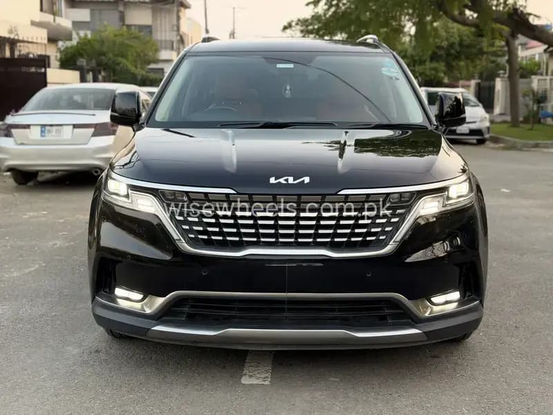 KIA Carnival Executive 2021 for sale in Lahore