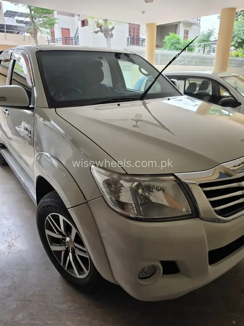 Toyota Hilux E 2016 for sale in Faisalabad