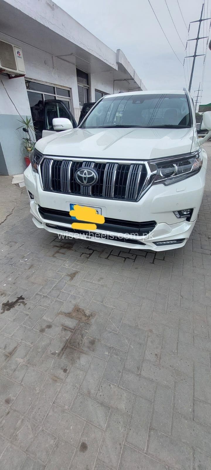 Toyota Prado TX L Package 2.7 2019 for sale in Lahore