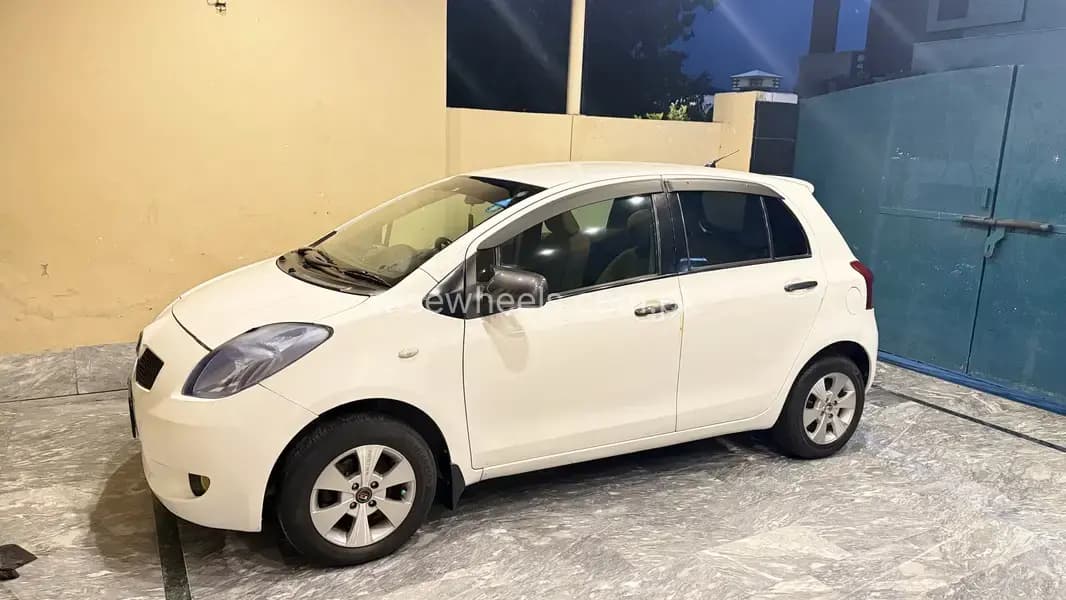 Toyota Vitz F 1.0 2006 for sale in Lahore