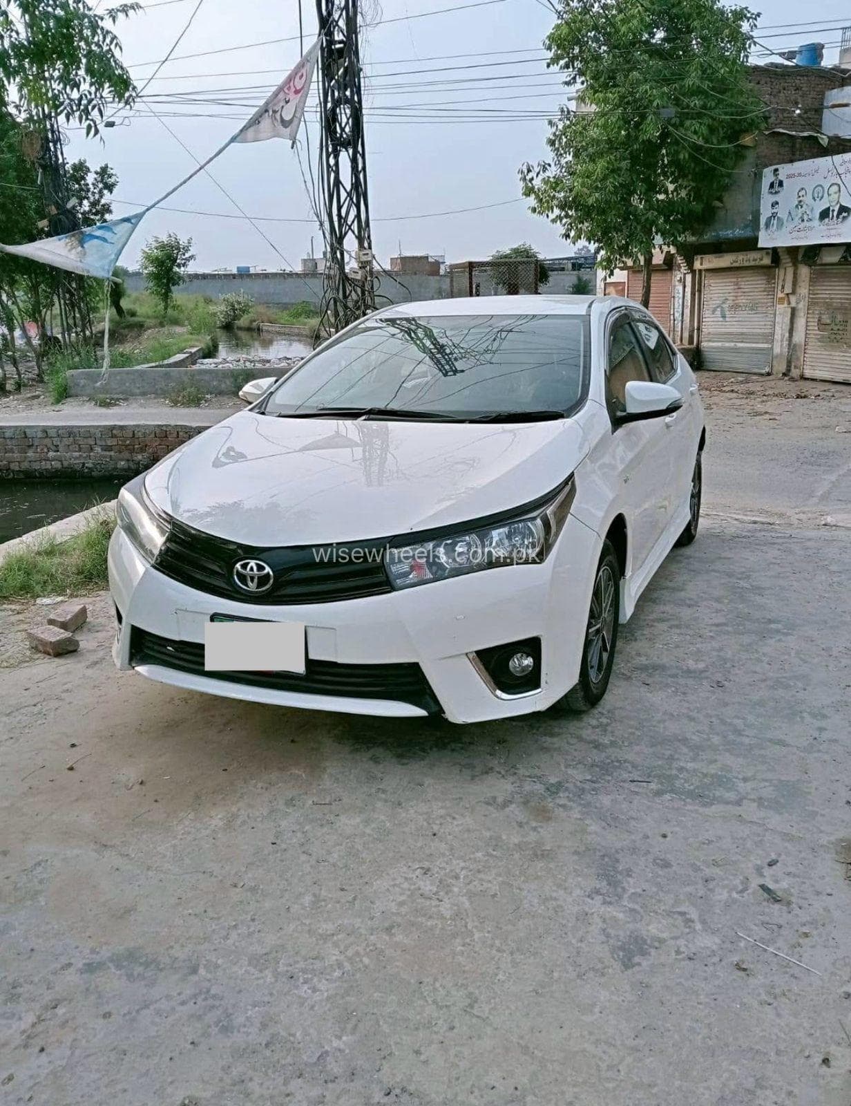 Toyota Corolla GLi Automatic 1.3 VVTi 2016 for sale in Lahore