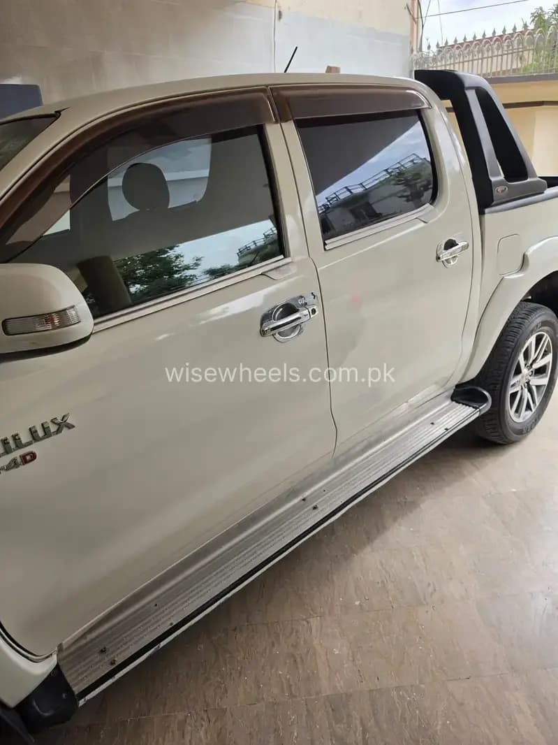 Toyota Hilux E 2016 for sale in Faisalabad