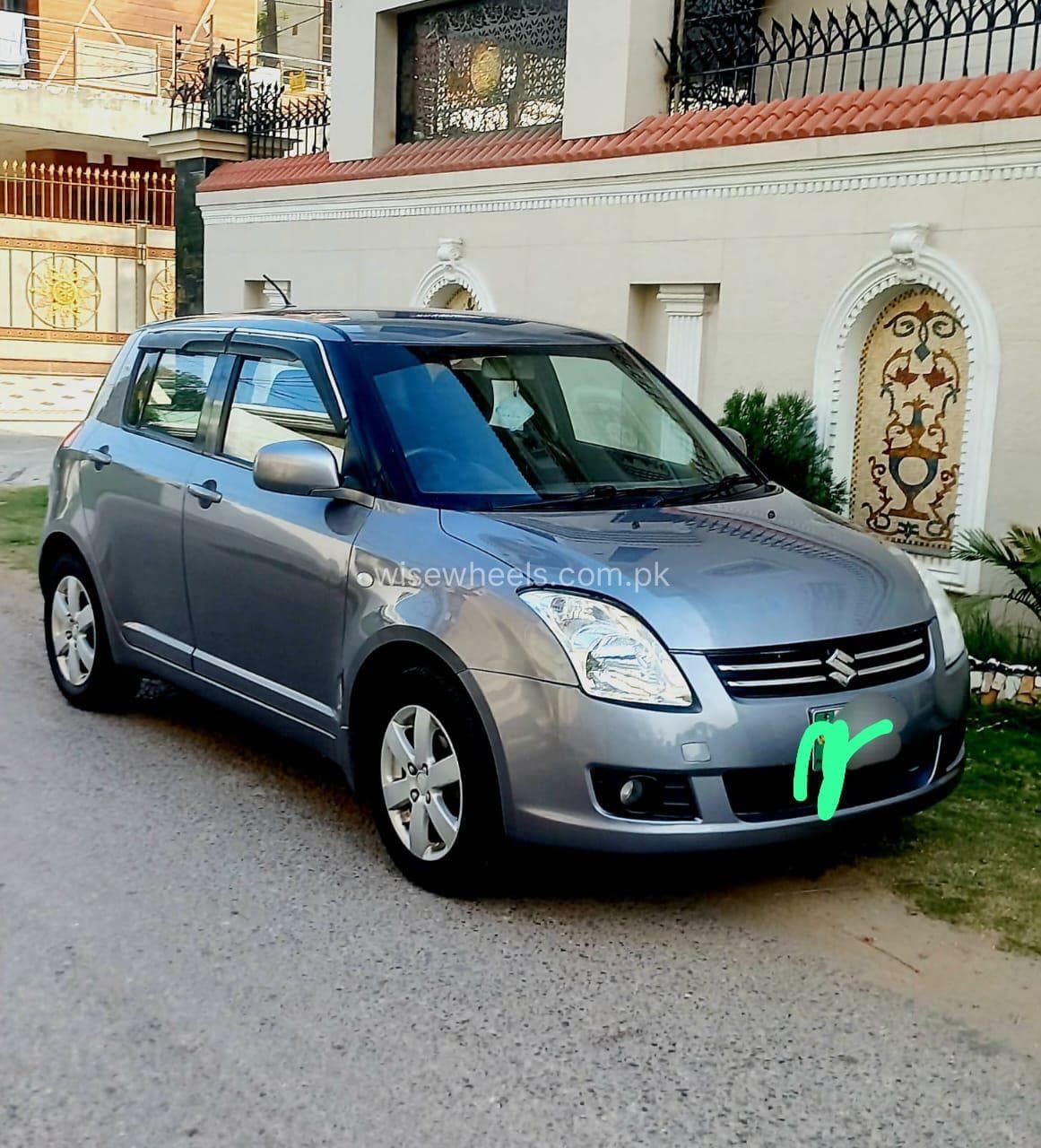 Suzuki Swift DLX 1.3 Navigation 2017 for sale in Lahore