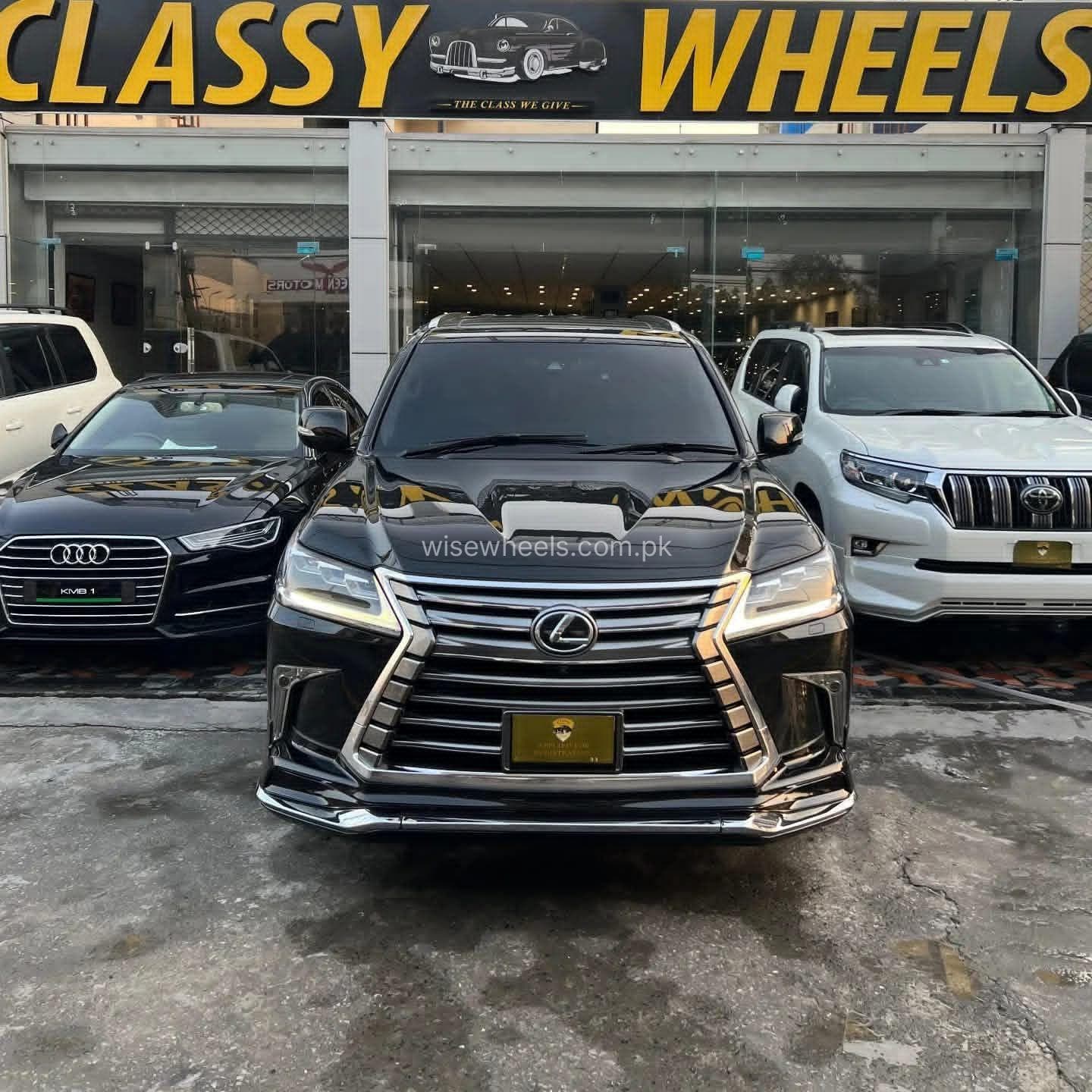 Lexus LX Series LX570 2016 for sale in Lahore