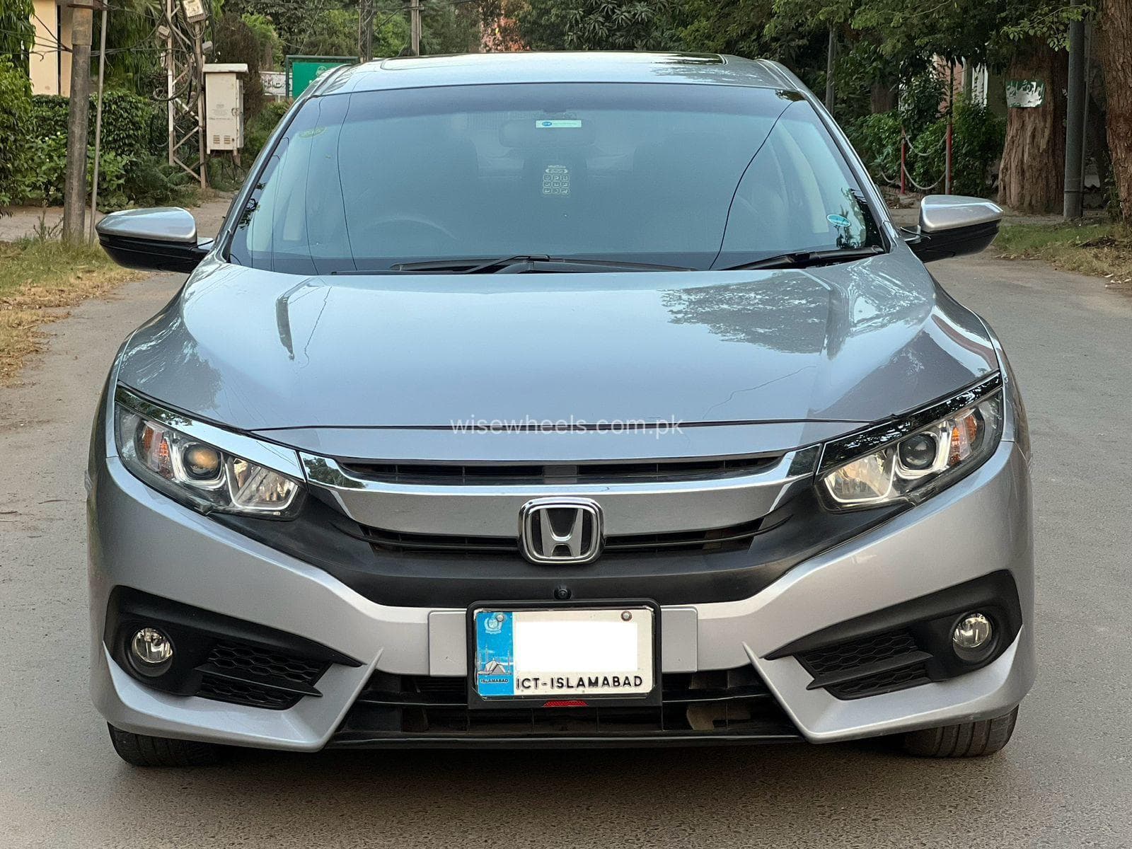 Honda Civic 1.8 i-VTEC CVT 2016 for sale in Lahore