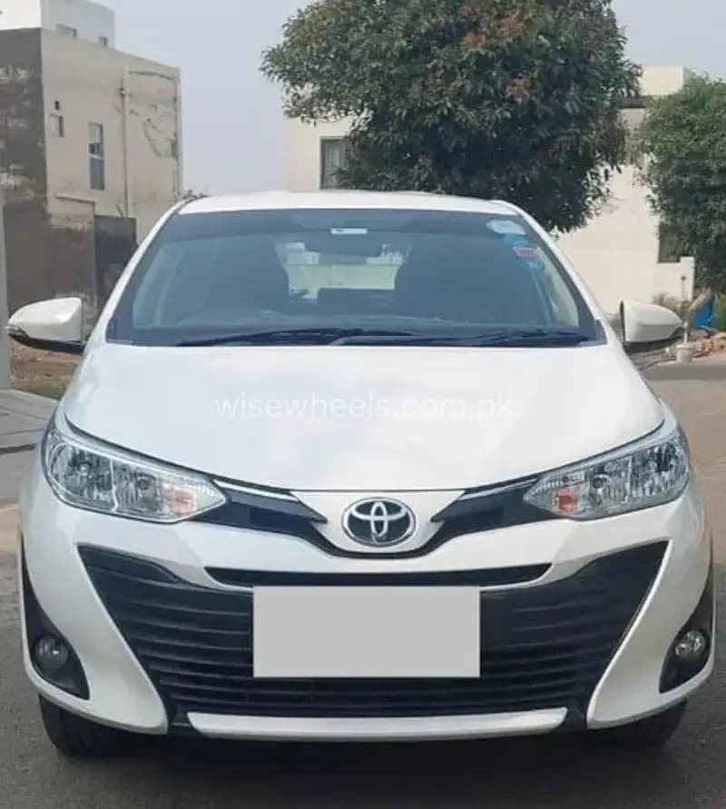 Toyota Yaris Sedan GLI CVT 1.3 2021 for sale in Lahore