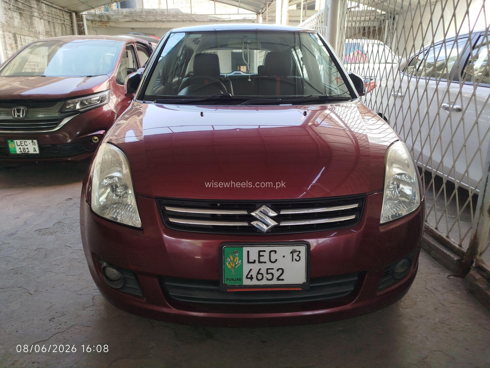 Suzuki Swift DLX 1.3 2013 for sale in Lahore