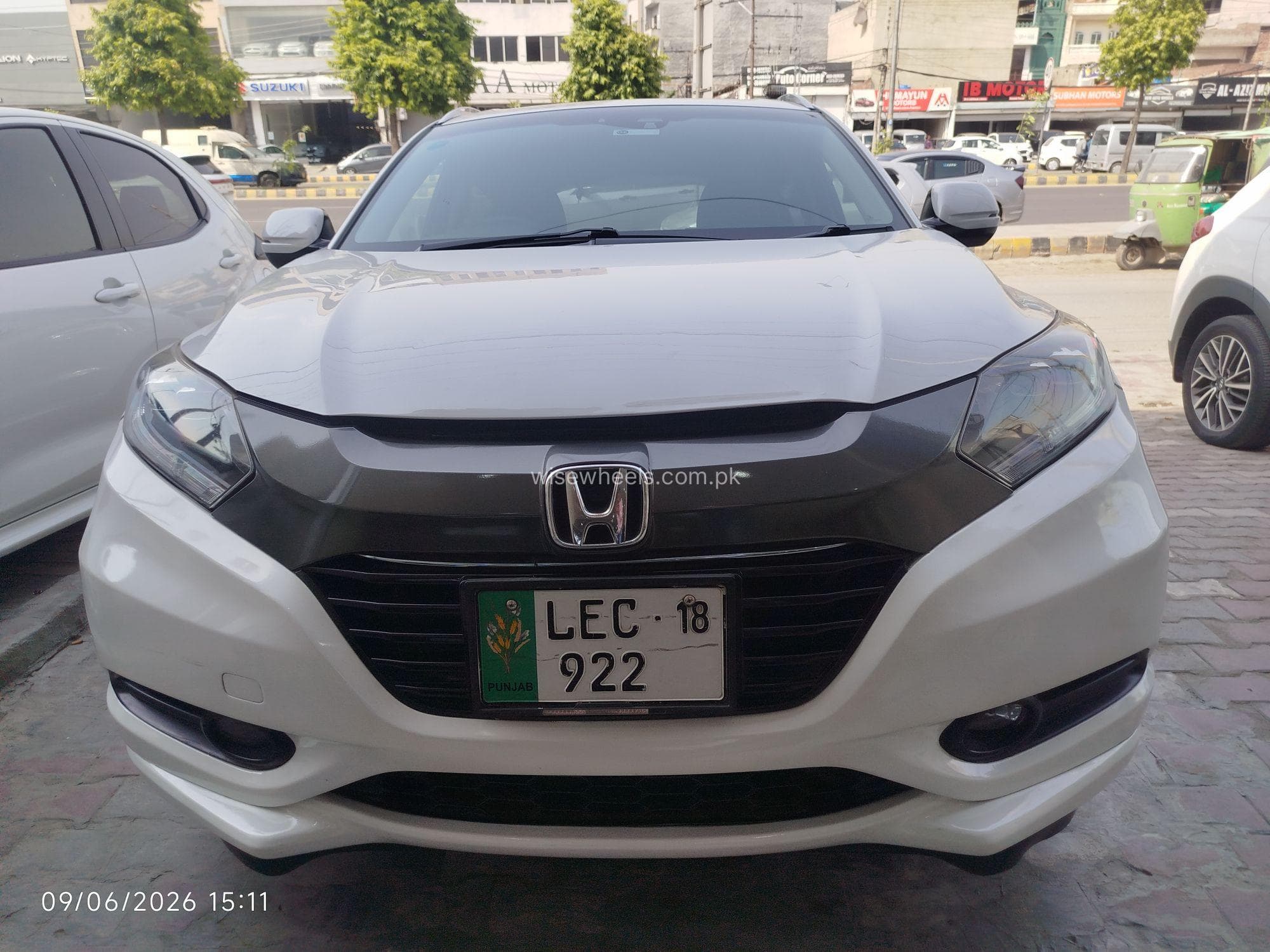Honda Vezel Hybrid Z 2015 for sale in Lahore