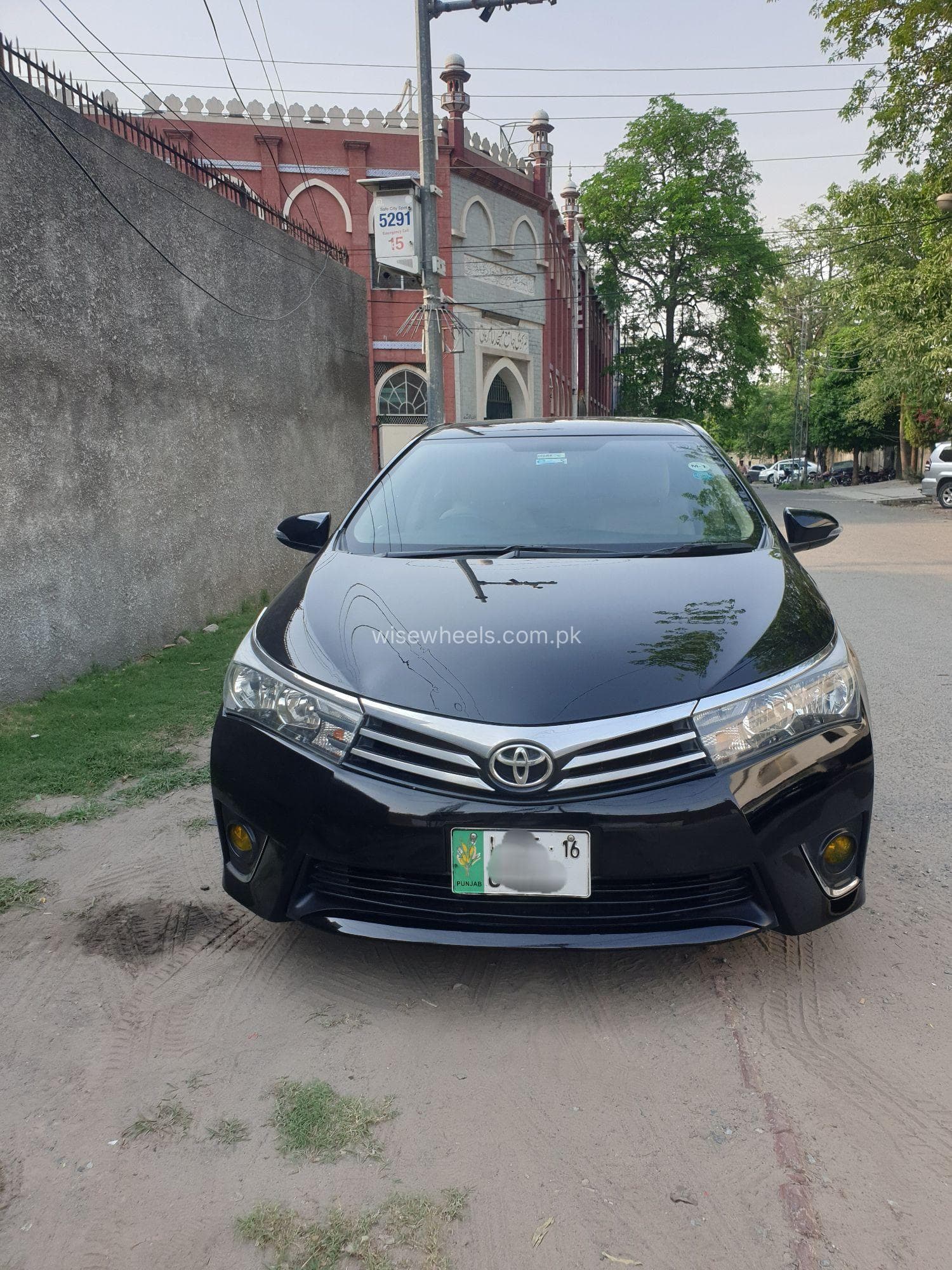 Toyota Corolla GLi Automatic 1.3 VVTi 2016 for sale in Lahore