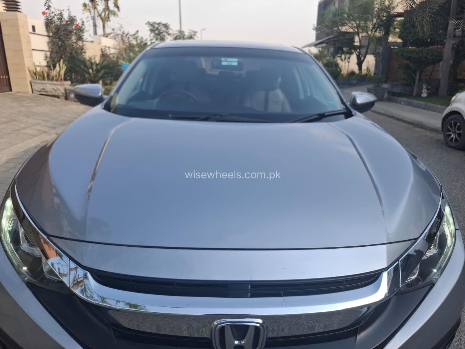 Honda Civic 1.8 i-VTEC CVT 2018 for sale in Lahore