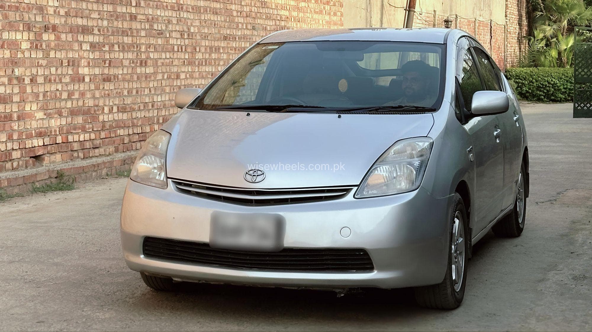 Gallery main