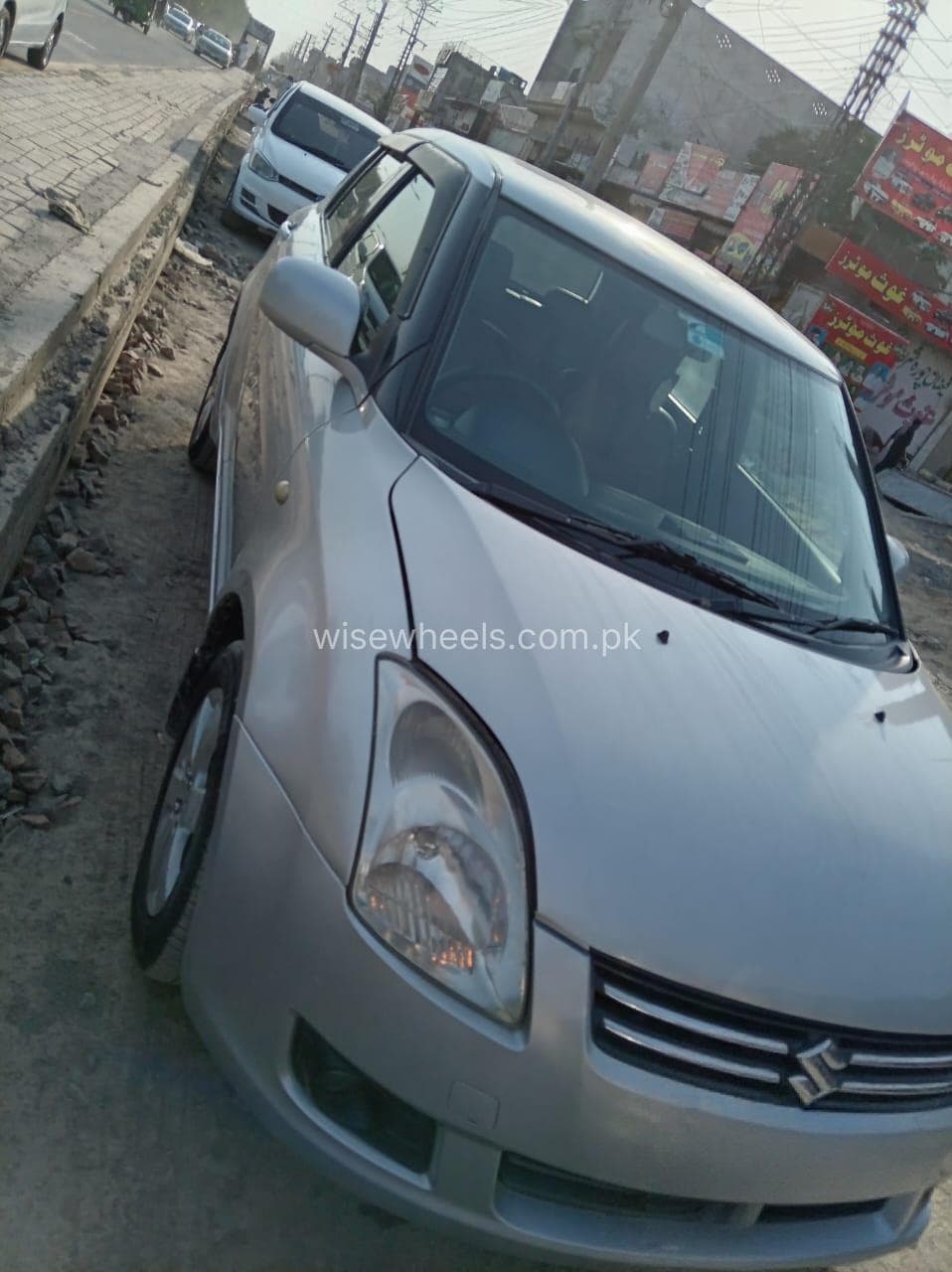 Suzuki Swift DLX 1.3 2010 for sale in Lahore