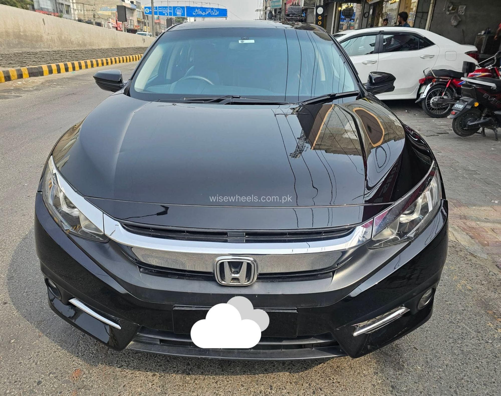 Honda Civic 1.8 i-VTEC CVT 2018 for sale in Lahore