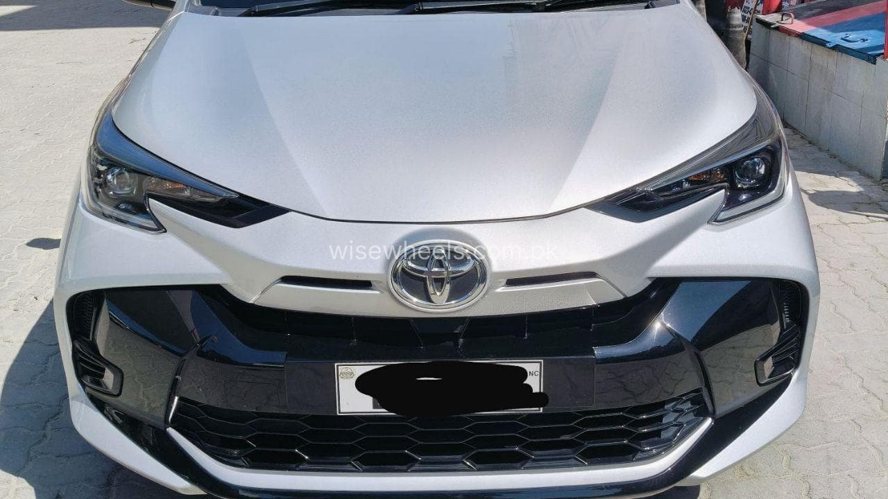 Toyota Yaris Sedan GLI CVT 1.3 2025 for sale in Lahore