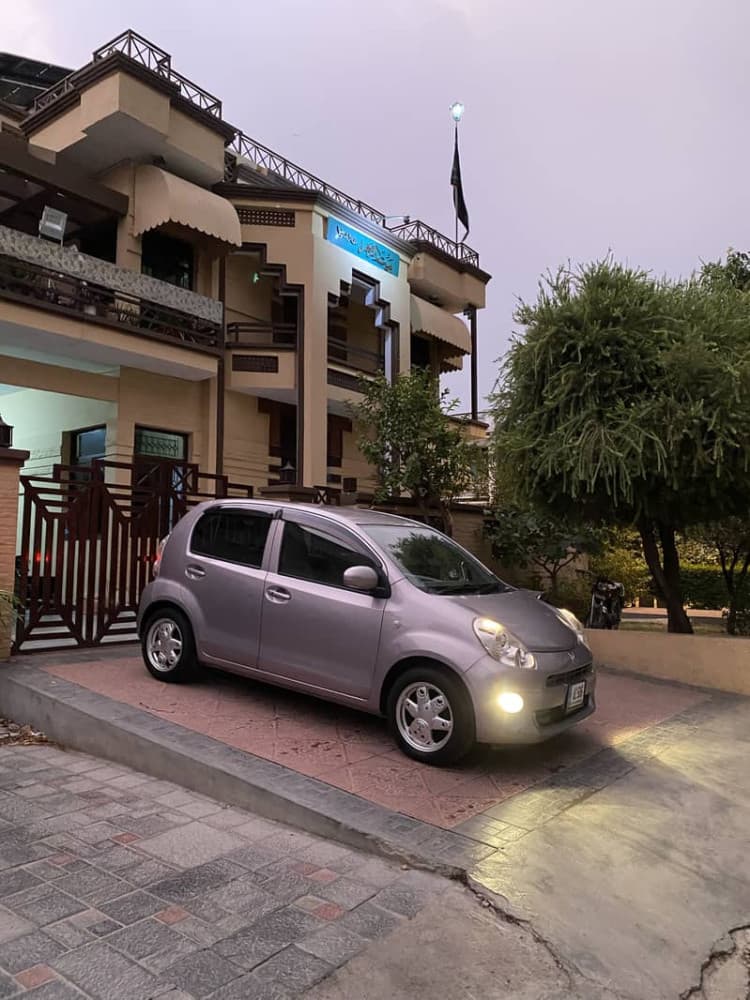 Gallery main