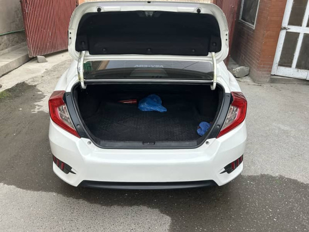 honda-civic-2018-ug-big-8