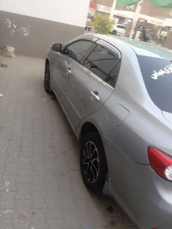 toyota-corolla-gli-2011-big-1