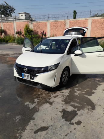 nissan-note-epower-hybrid-big-0