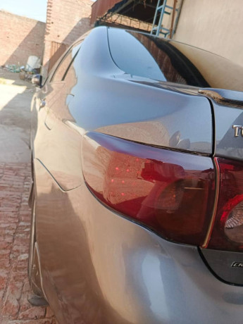 toyota-corolla-altis-2010-model-big-19