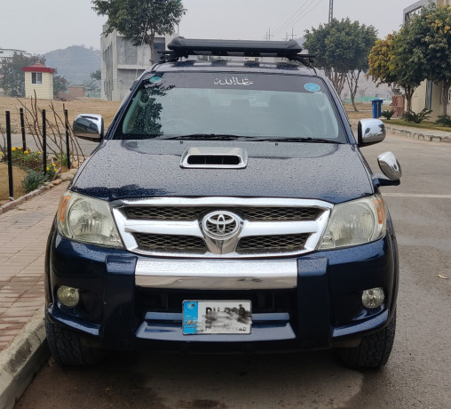 toyota-hilux-invincible-vigo-big-1