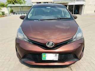 toyota-vitz-2014-model-2017-registered