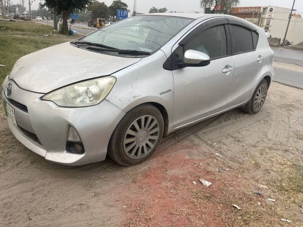 toyota-aqua-201216-geniun-condition-big-4