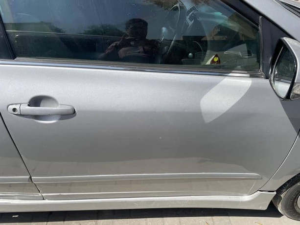 toyota-corolla-altis-2010-big-7