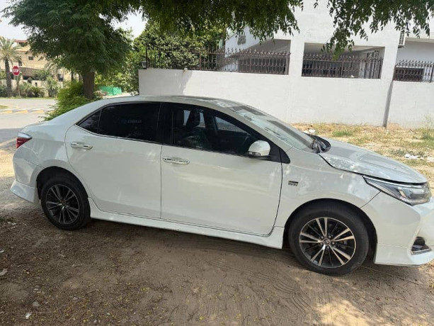 toyota-altis-grande-2021-black-interior-total-original-paint-1st-owner-big-0