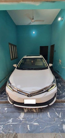 toyota-altis-grande-2017-new-shape-big-12