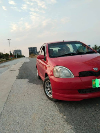 toyota-vitz-1999-big-0