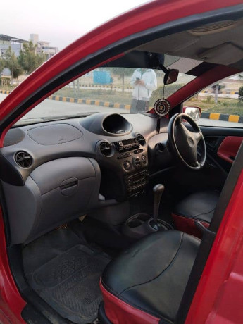 toyota-vitz-1999-big-6