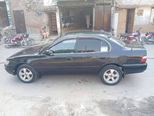 toyota-corolla-xe-1995-big-9