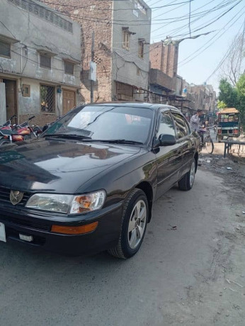 toyota-corolla-xe-1995-big-2