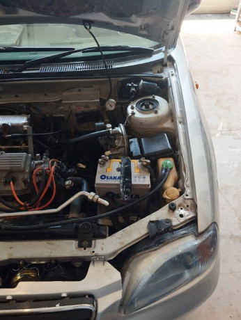 suzuki-baleno-2004-big-6
