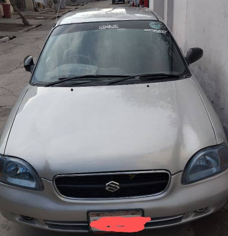 suzuki-baleno-2004-big-0