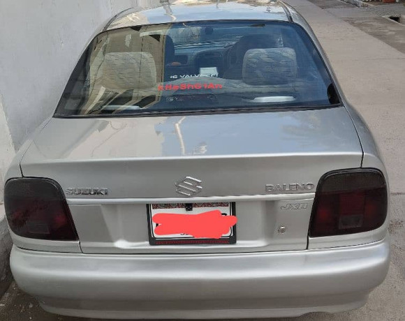 suzuki-baleno-2004-big-1