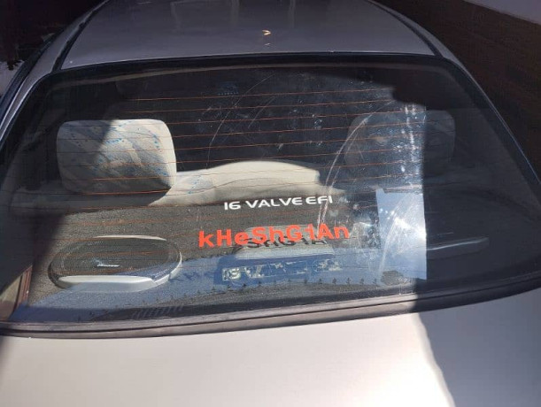 suzuki-baleno-2004-big-11