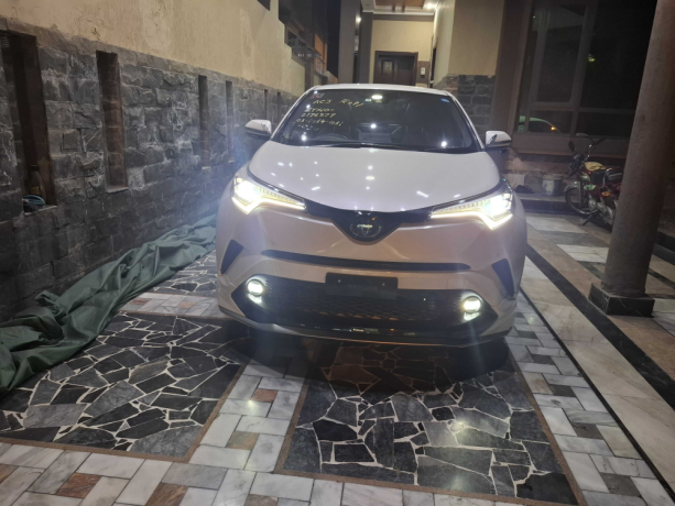 toyota-c-hr-g-led-nero-edition-big-0