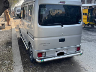 mitsubishi-minicab-van