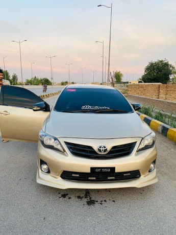 toyota-corolla-gli-2010-big-4