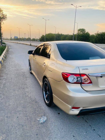 toyota-corolla-gli-2010-big-1