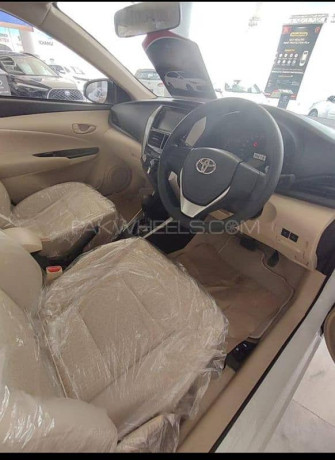 toyota-yaris-2025-big-4