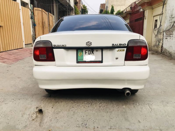 suzuki-baleno-2001-big-4