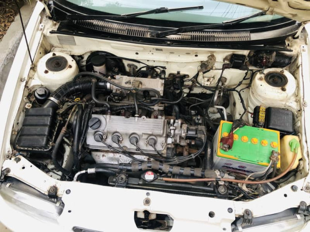 suzuki-baleno-2001-big-15