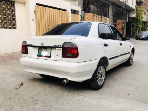 suzuki-baleno-2001-big-0