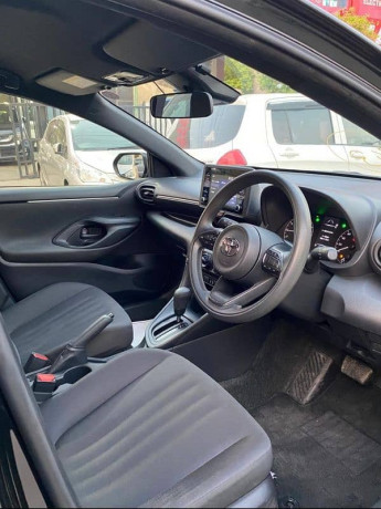 toyota-yaris-x-pkge-push-start-model-22-fresh-imp-may-25-big-8