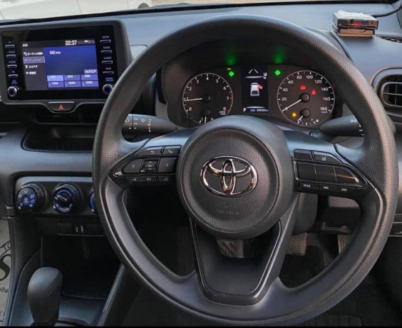 toyota-yaris-x-pkge-push-start-model-22-fresh-imp-may-25-big-3